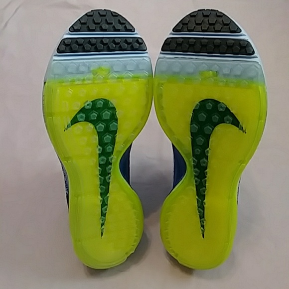 Nike Air Zoom All Out Flyknit Shoes - Picture 7 of 7